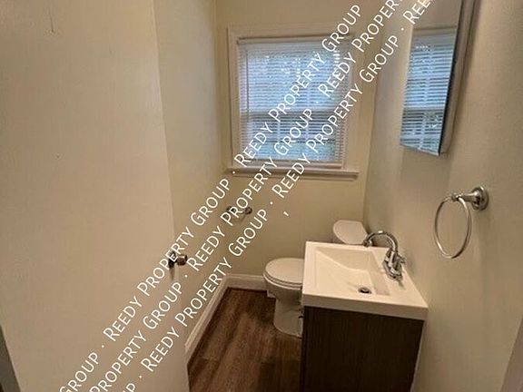 5th image of 15 Orleans Ct