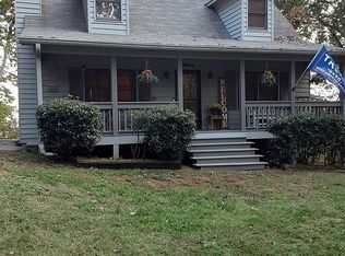 827 Laurel Ridge Rd, Cleveland, GA 30528