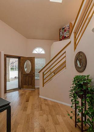4th image of 7107 Whitewood Ct NE