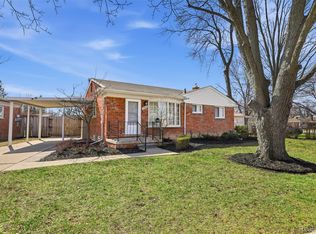 31651 Grant St, Wayne, MI 48184