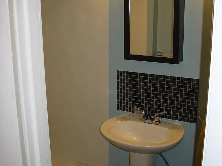404 2nd St #1 — Photo 11