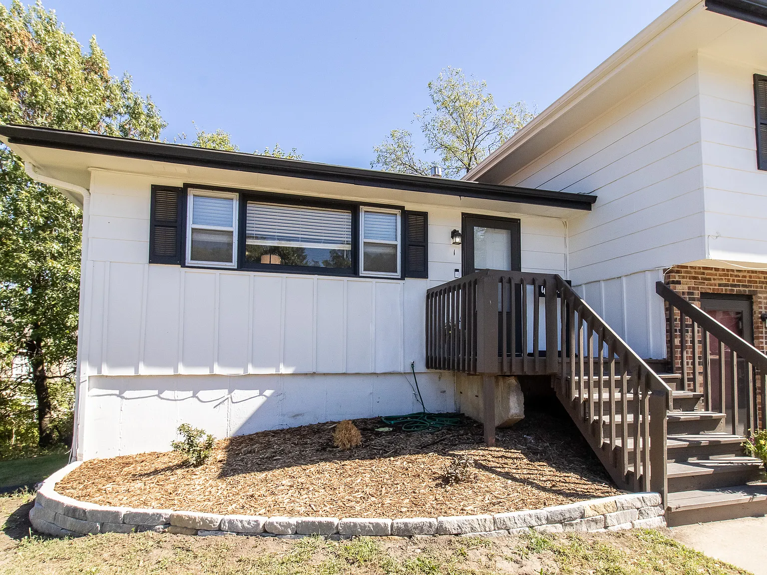 448 Grandview Ter — Photo 2