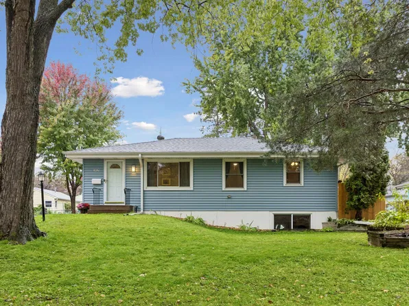 1917 Hillsboro Ave N, Golden Valley, MN 55427
