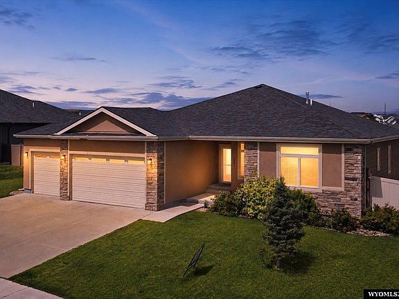 2nd image of 2912 Croydon Dr