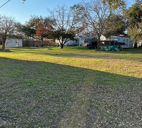 2nd image of 706 N Parker Ave