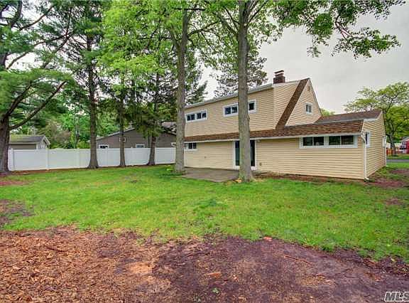 2nd image of 9 Plum Ln
