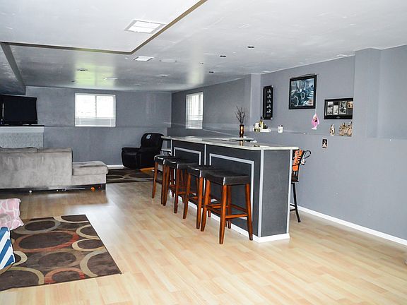 4th image of 419 Hoganwood Cir