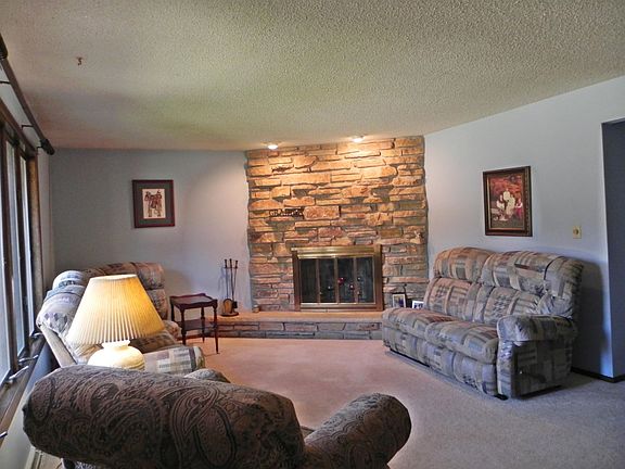 Find a spacious livingroom