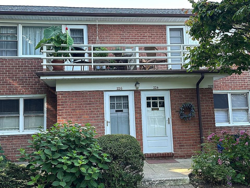 1st image of 224 S Buckhout St #224