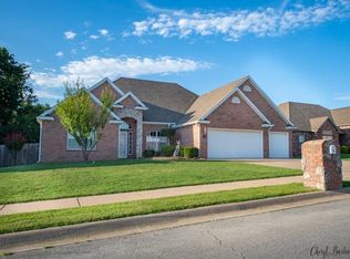 2186 Tall Tree Ln, Springdale, AR 72762