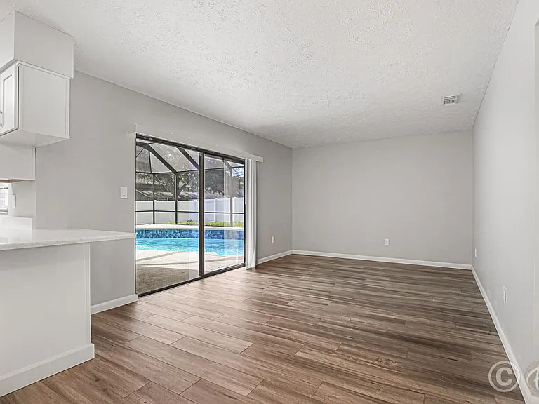 423 Van Reed Manor Dr — Photo 6