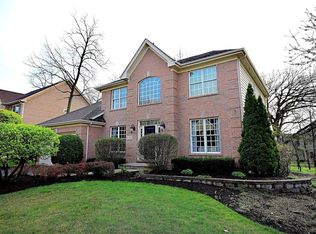 1502 King Edward Ave, St Charles, IL 60174