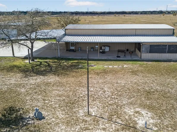 125 Rooke Rd, Woodsboro, TX 78393