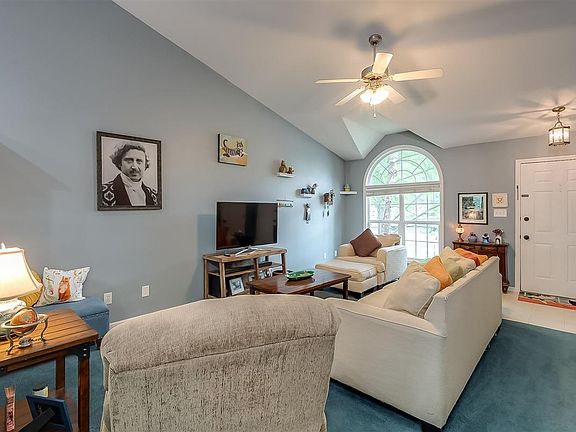 3rd image of 257 White Oak Trce