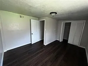 5401 Doolittle Blvd — Photo 8
