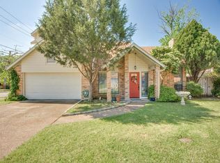 4100 High Crest Dr, Irving, TX 75061