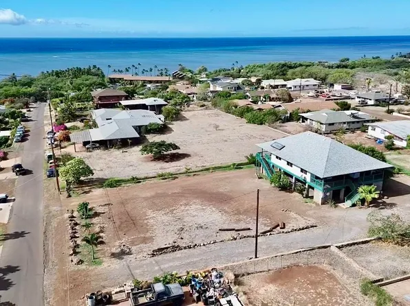 115 Aahi Pl, Kaunakakai, HI 96748