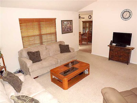 4th image of 39 Olmstead Cir