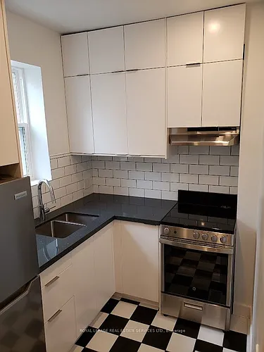 673 Woodbine Ave #2 Photo 1 673 Woodbine Ave #2 Photo 1
