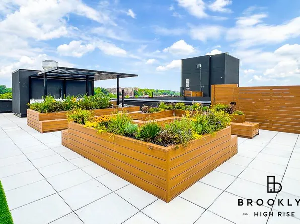 2667 Fulton Street image 10 of 14