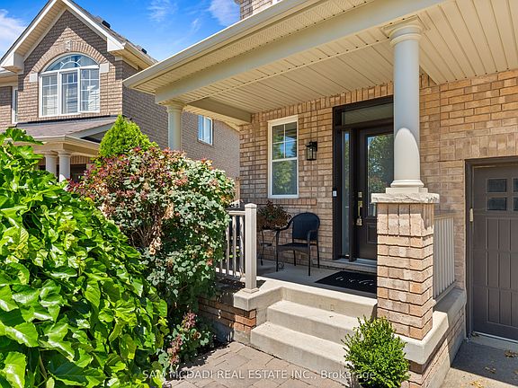 2nd image of 899 Pickersgill Cres