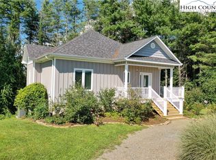 310 Highland Hills Dr, Ennice, NC 28623