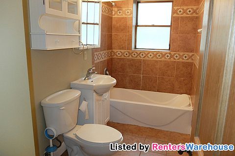 3rd image of 1518 Pacific St #1