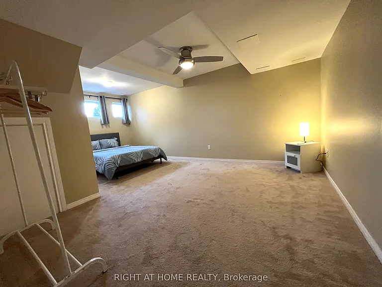 590 Arbour Cres — Photo 30