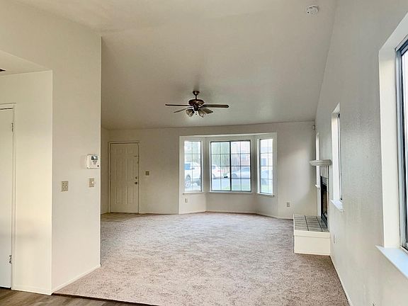 3rd image of 1646 Munras St