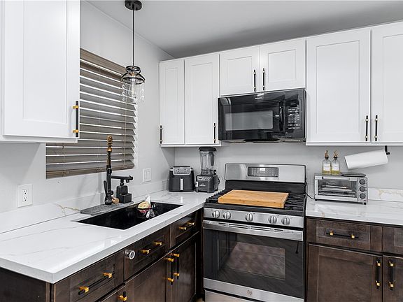 3rd image of 582 N Almond Way