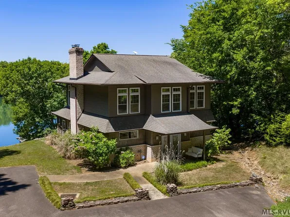 527 Cliffside Dr, Bracey, VA 23919
