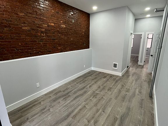 2nd image of 1715 Lexington Ave #2FL1