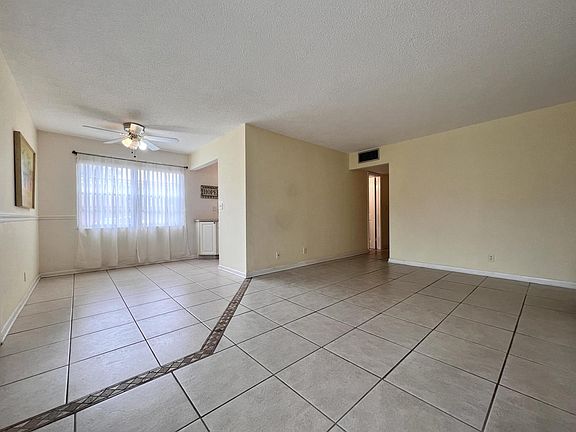 4th image of 70 Kingswood D