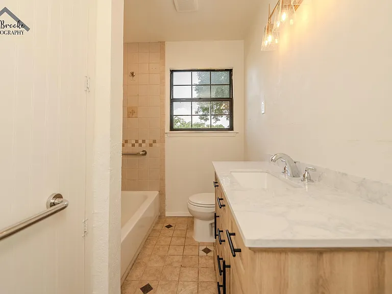 1643 Best Blvd — Photo 11