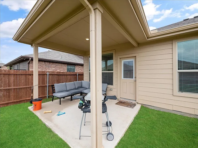 1104 Genola Dr — Photo 19