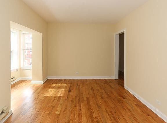 5th image of 4425 N Wolcott Ave #A4