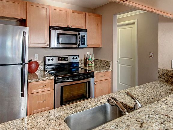 4th image of 10824 NE 147th Ln Unit K206