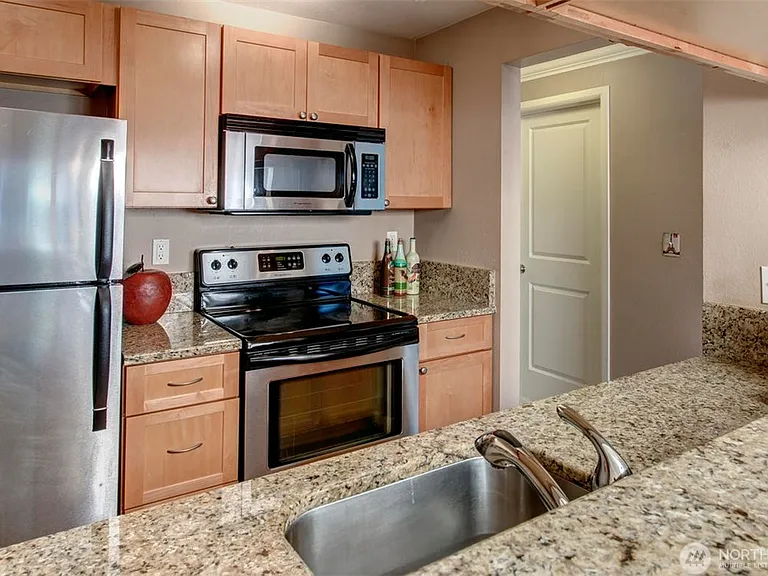 10824 NE 147th Ln #K206 — Photo 4