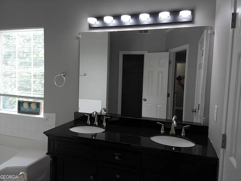 235 Vaness Dr — Photo 15