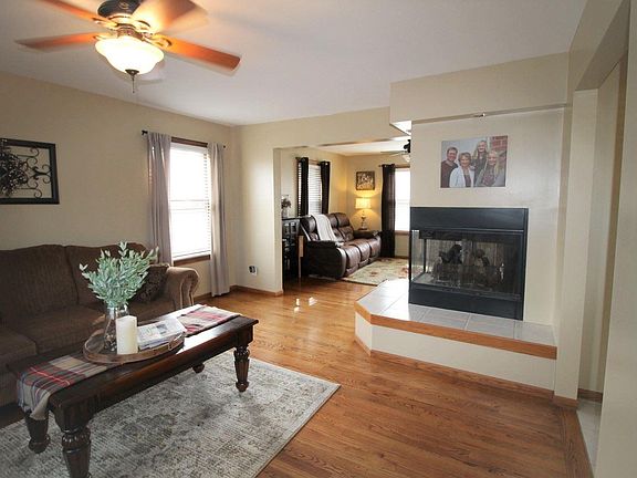 3rd image of 2703 Dickens Dr