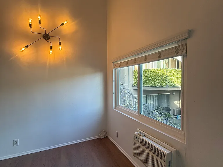 1709 N. Fuller Ave — Photo 37