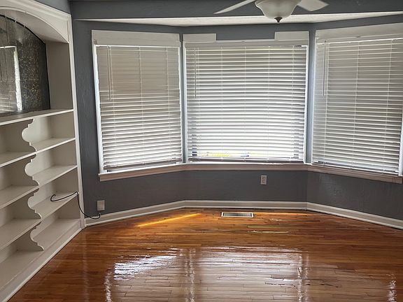 5th image of 445 Buckminster Cir