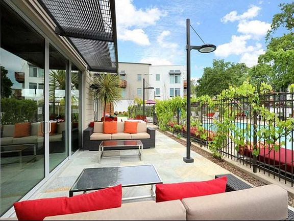Outdoor Lounges | Apartments in Santa Rosa, CA | Annadel Apartments