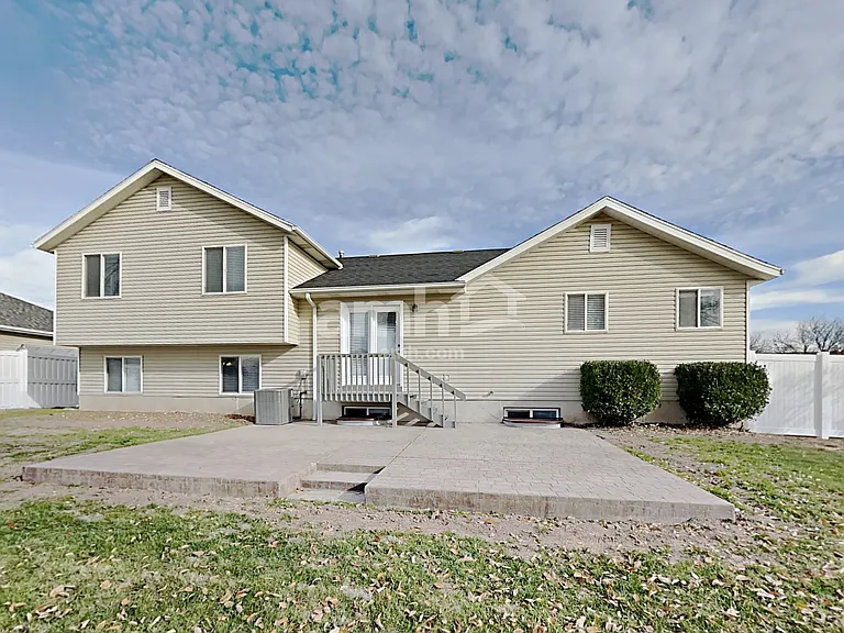 1470 S 1525 W — Photo 21