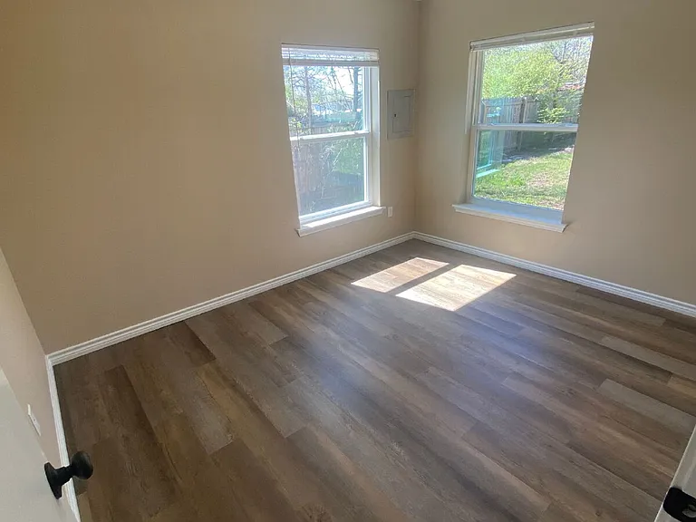 210 Reta St — Photo 10
