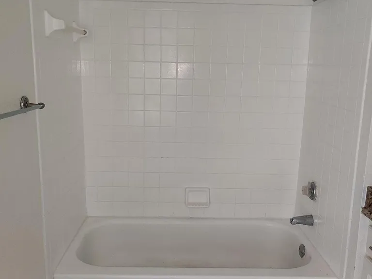 8915 Latrec Ave #204 — Photo 8