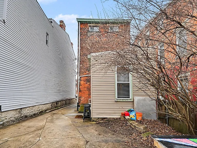 218 Fosdick St — Photo 25