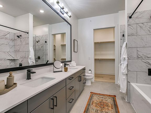 5th image of R2929 Oak Lawn Ave #641