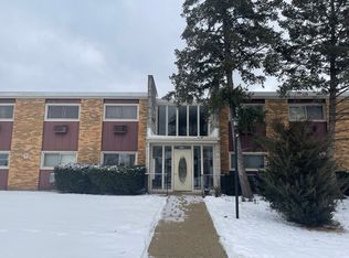 212 Collen Dr APT 209, Lombard, IL 60148