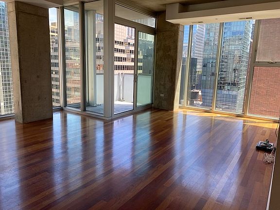 5th image of 550 N St Clair St #1601